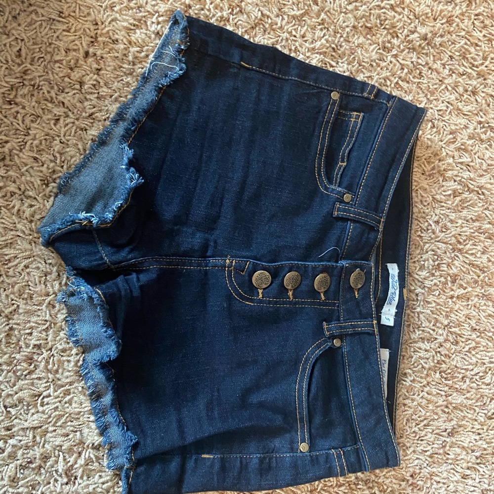 High waisted cut off jean shorts. STRETCHY